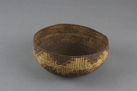 Hupa%20artist%2C%20%3Cb%3E%3Ci%3E%20Mush%20Bowl%3C%2Fi%3E%3C%2Fb%3E%2C%20ca.%201920%2C%20conifer%20root%20and%20beargrass%2C%20Gift%20of%20Mrs.%20Ferdinand%20C.%20Smith%20and%20Mr.%20L.%20Hawley%20Hoffman%2C%20no%20known%20copyright%20restrictions%2C%2043.1.28